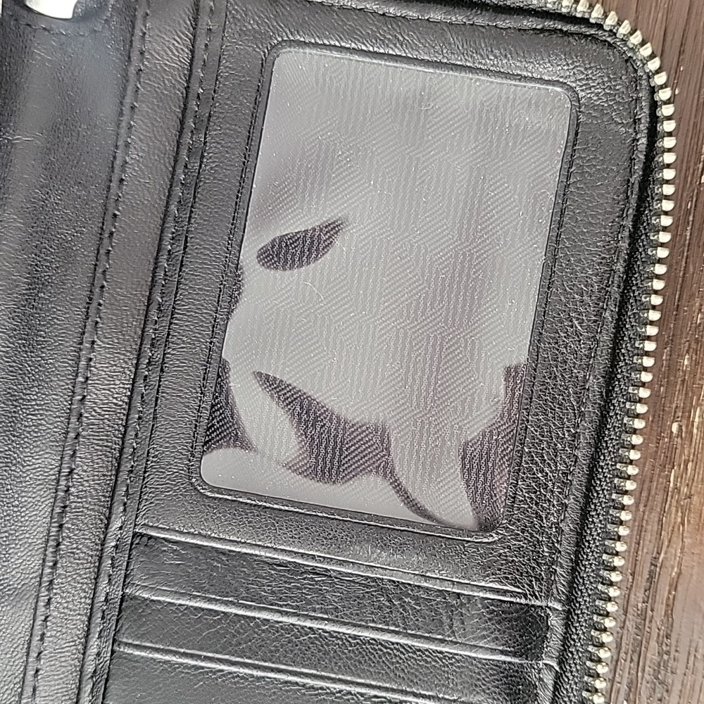 Black quilted zip around Michael Kors wallet - Picture 11 of 11